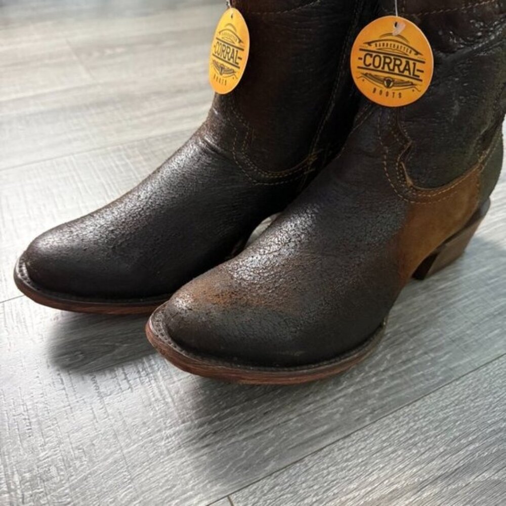 NIB Corral Lamb Chocolate Tan Abstract Short Top Handmade Booties Size 9 - Picture 3 of 7